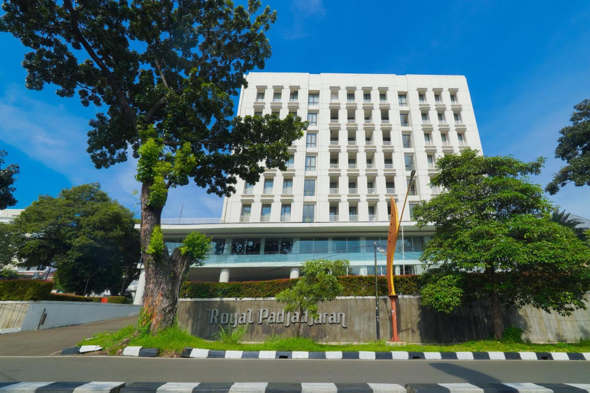 Royal Padjadjaran Hotel Bogor Exteriör bild