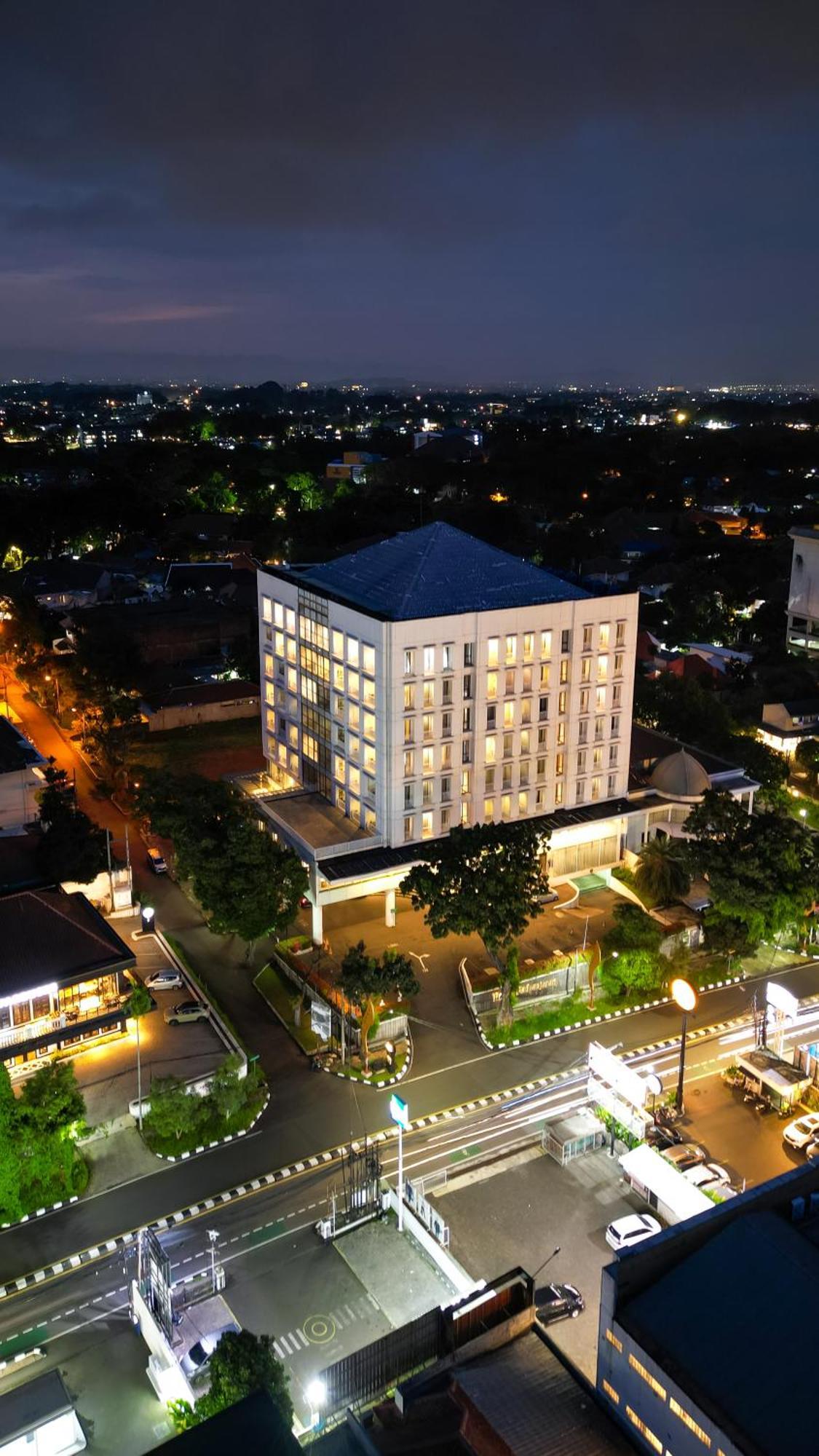 Royal Padjadjaran Hotel Bogor Exteriör bild