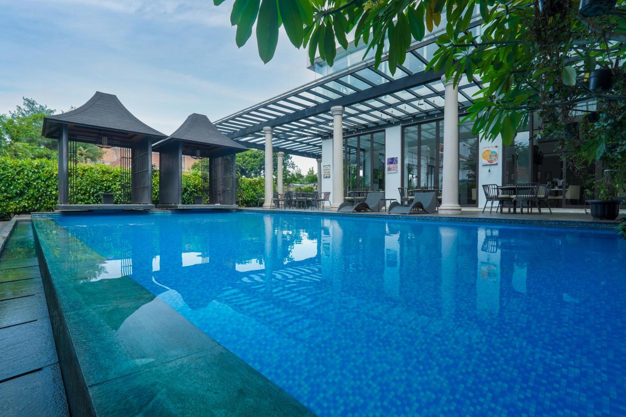 Royal Padjadjaran Hotel Bogor Exteriör bild
