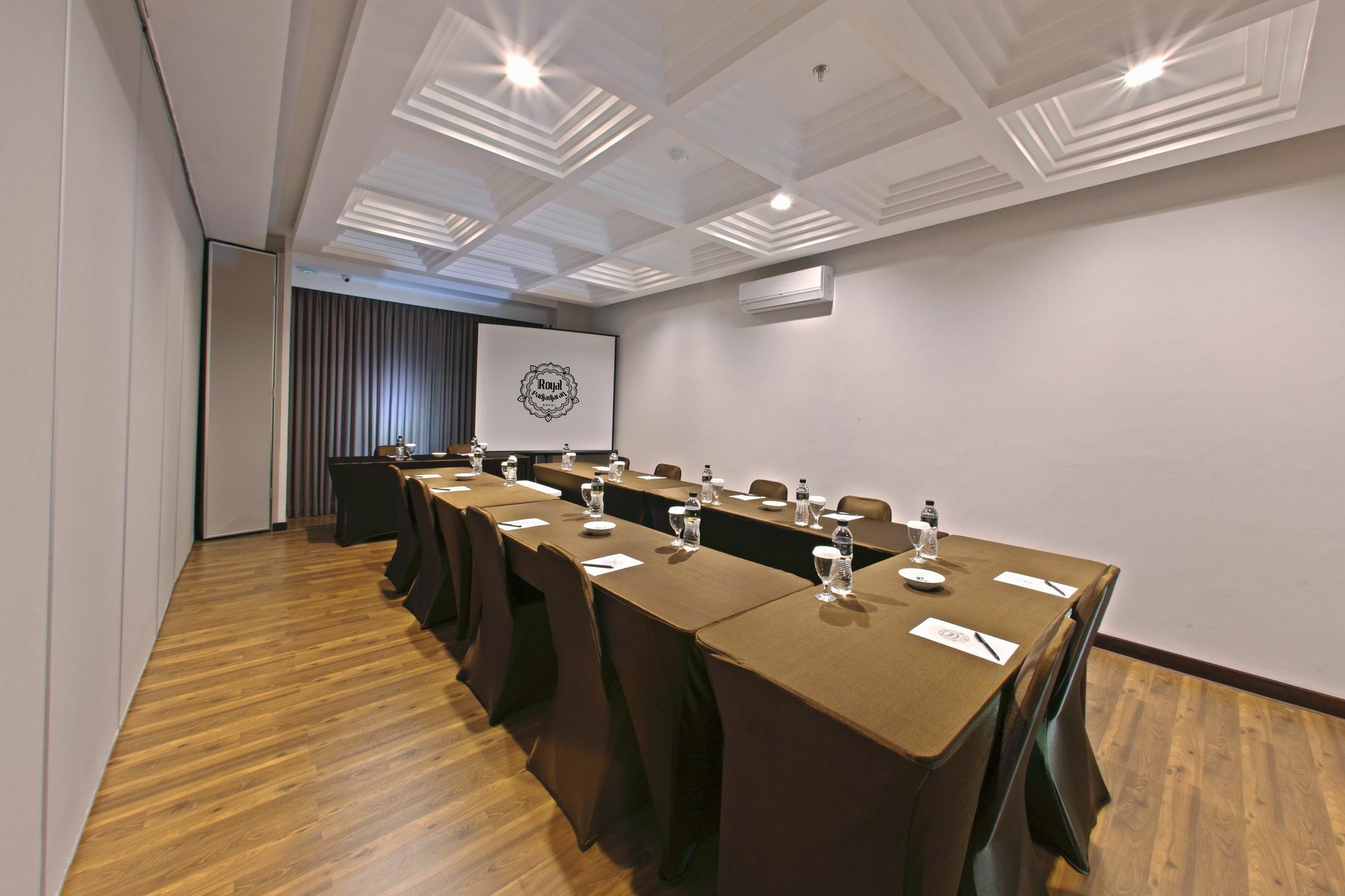 Royal Padjadjaran Hotel Bogor Exteriör bild